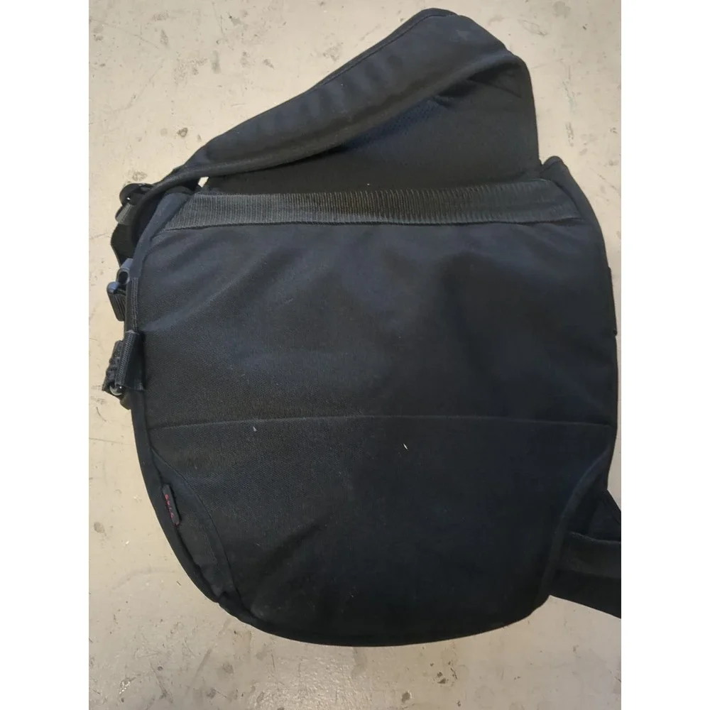 Tamrac Velocity 9X Compartmented Camera Bag Shoulder SlingPac